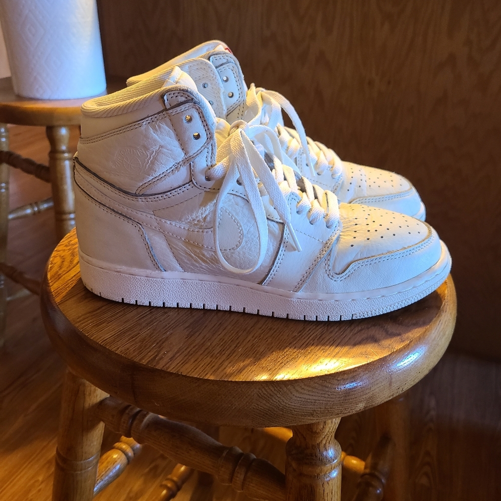 Air Jordan Hi tops Sail colorway